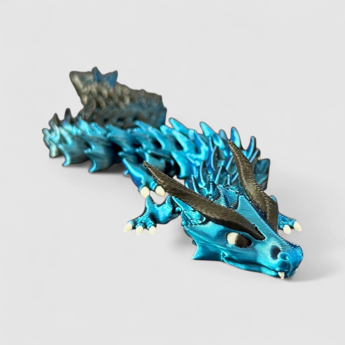 Shadowhunter Articulated Dragon, 3D printed figure on grey background | sgc-photo-v1